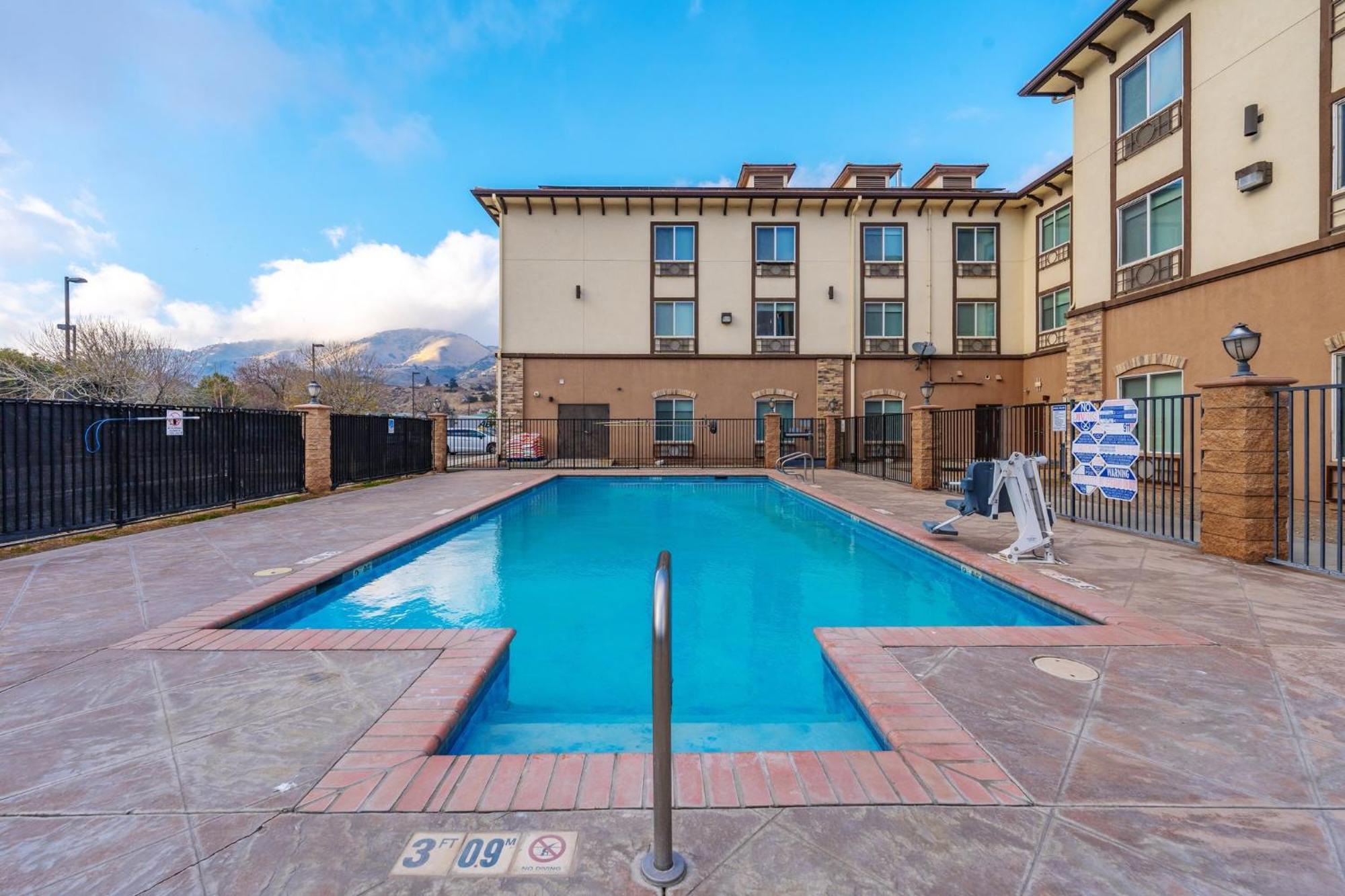 Holiday Inn Express & Suites Frazier Park By Ihg Lebec Exterior foto